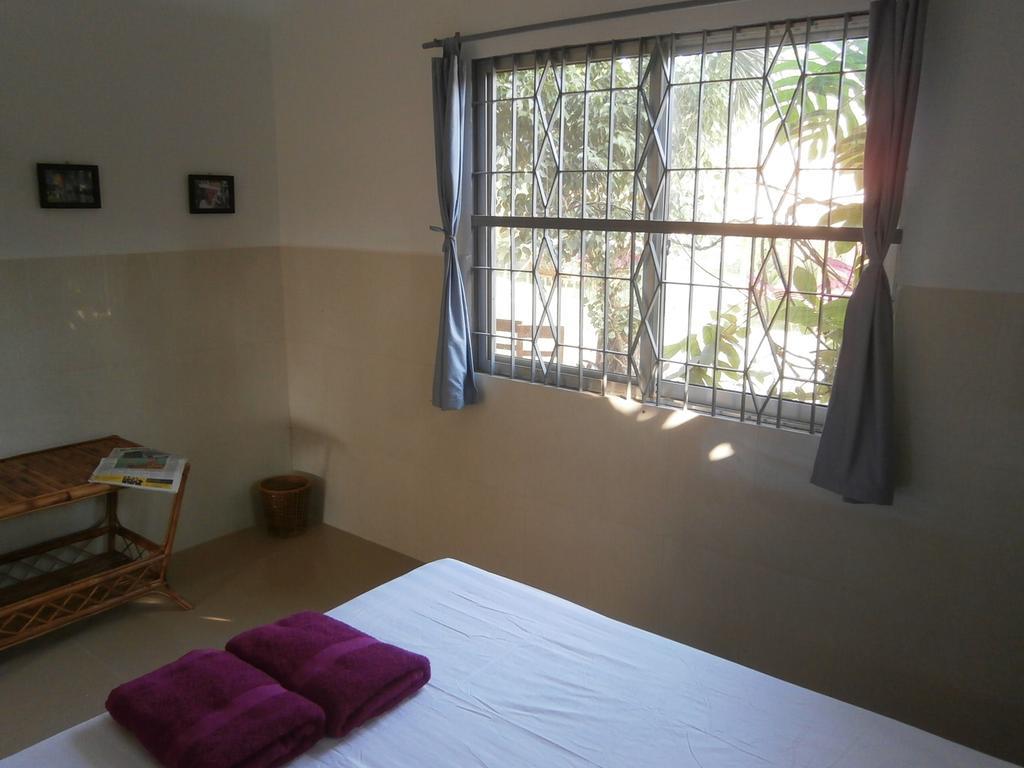 Hotel Bandini'S Kampot Zimmer foto